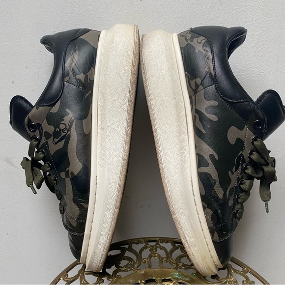 Alexander McQueen Oversized Camo Sneakers - Picture 9 of 14